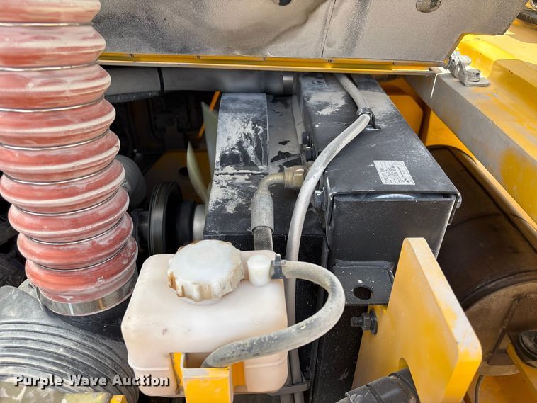 image for item EU0756 2014 Hyundai EQ60L7A forklift