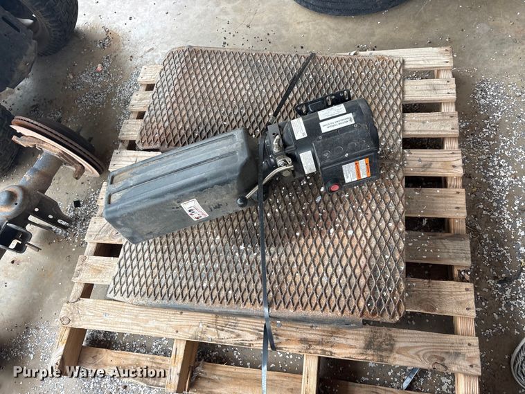 image for item EU5783 Gemini auto lifts four post automotive lift