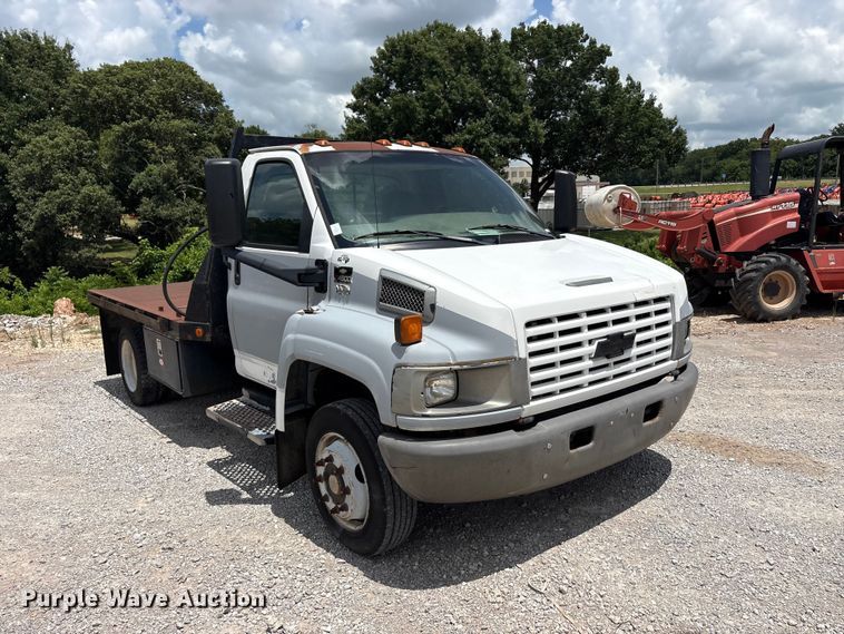 image for item EU5788 2007 Chevrolet C4 flatbed truck