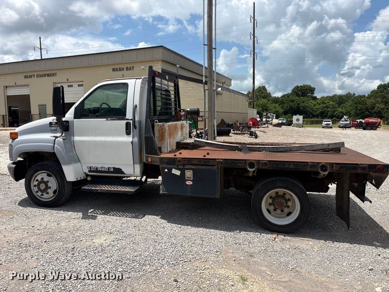 image for item EU5788 2007 Chevrolet C4 flatbed truck
