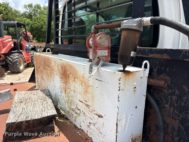 image for item EU5788 2007 Chevrolet C4 flatbed truck