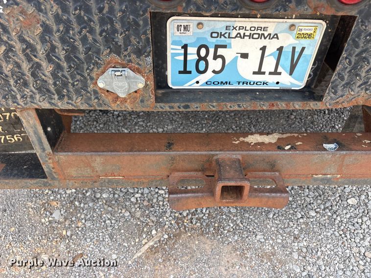 image for item EU5788 2007 Chevrolet C4 flatbed truck