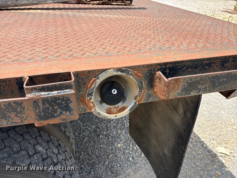 image for item EU5788 2007 Chevrolet C4 flatbed truck