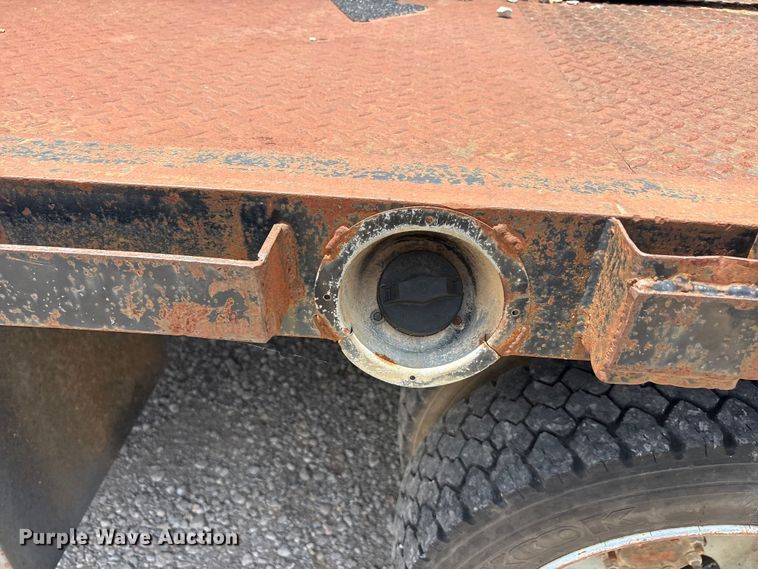 image for item EU5788 2007 Chevrolet C4 flatbed truck
