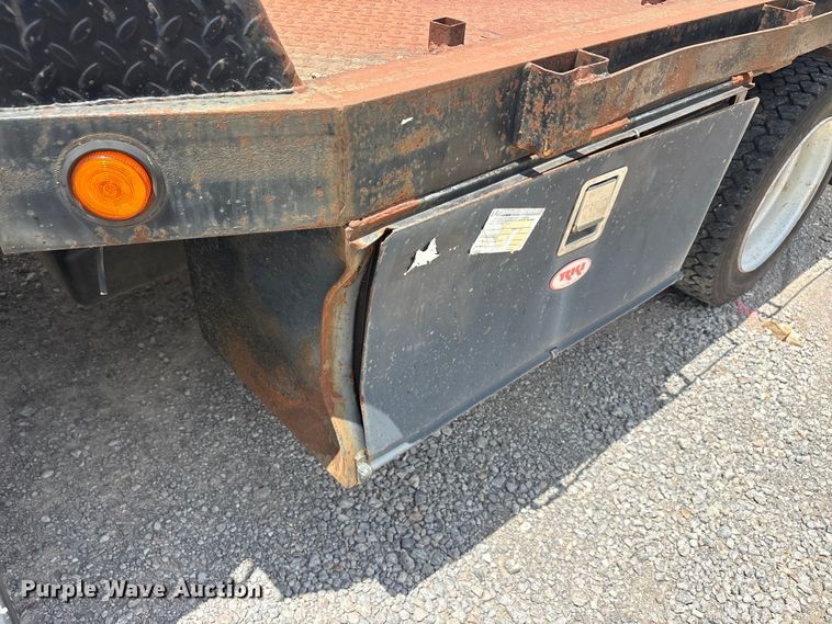 image for item EU5788 2007 Chevrolet C4 flatbed truck