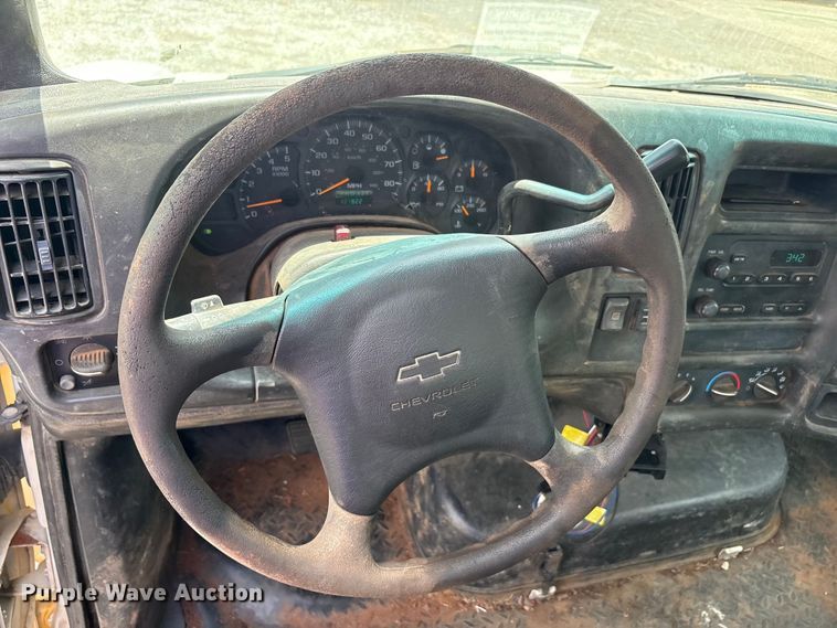 image for item EU5788 2007 Chevrolet C4 flatbed truck