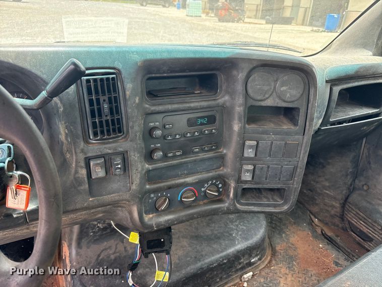image for item EU5788 2007 Chevrolet C4 flatbed truck