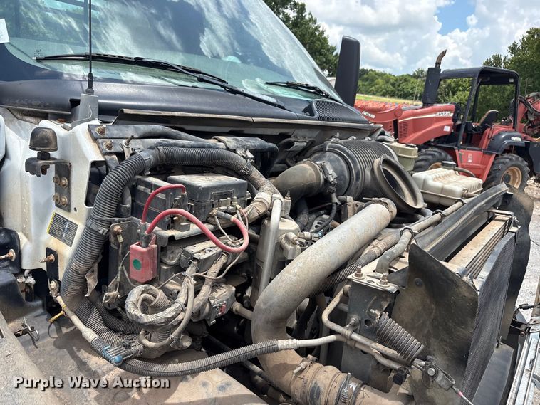image for item EU5788 2007 Chevrolet C4 flatbed truck