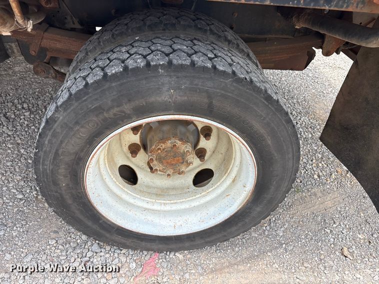 image for item EU5788 2007 Chevrolet C4 flatbed truck