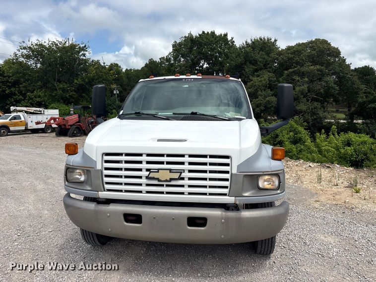 image for item EU5789 2007 Chevrolet C4 flatbed truck