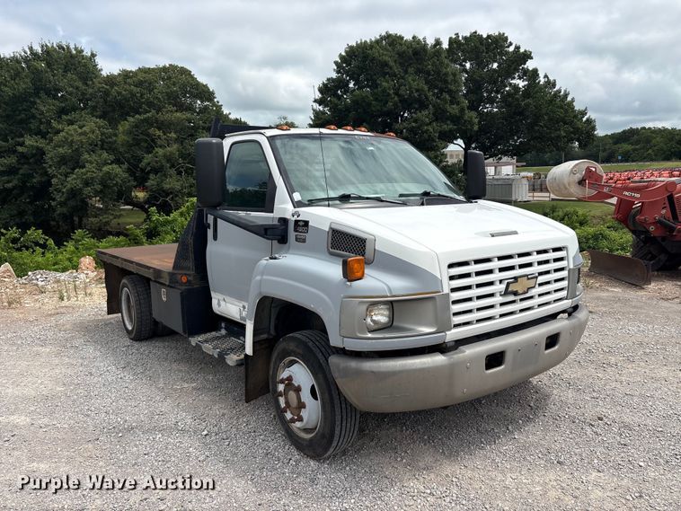 image for item EU5789 2007 Chevrolet C4 flatbed truck