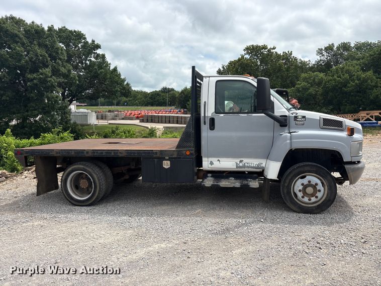 image for item EU5789 2007 Chevrolet C4 flatbed truck