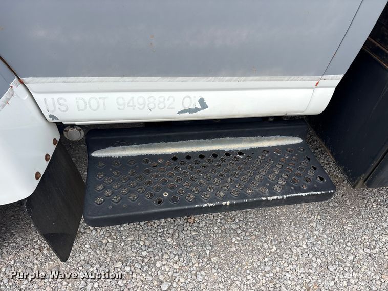 image for item EU5789 2007 Chevrolet C4 flatbed truck