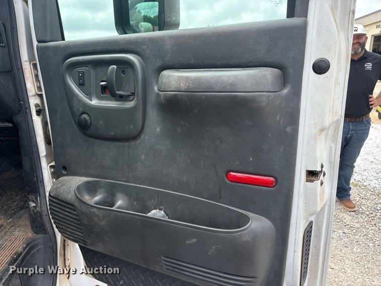 image for item EU5789 2007 Chevrolet C4 flatbed truck