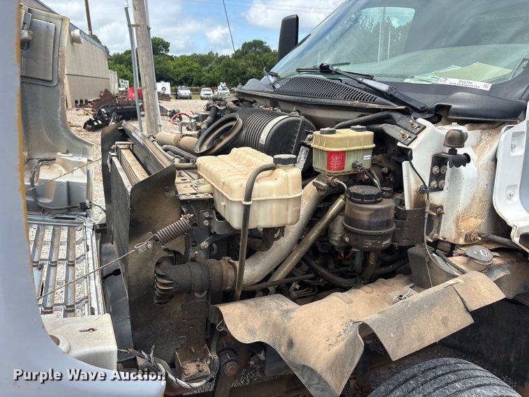 image for item EU5789 2007 Chevrolet C4 flatbed truck