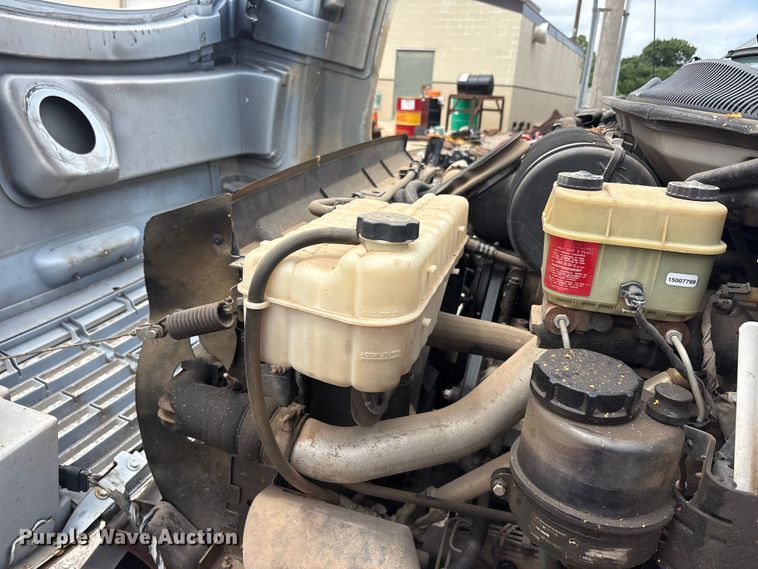 image for item EU5789 2007 Chevrolet C4 flatbed truck