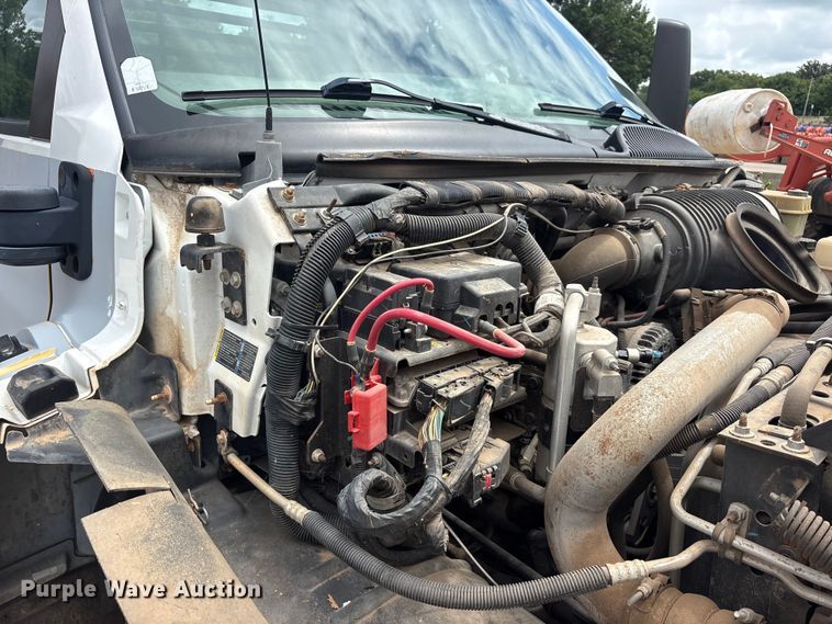 image for item EU5789 2007 Chevrolet C4 flatbed truck