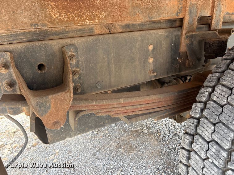 image for item EU5789 2007 Chevrolet C4 flatbed truck