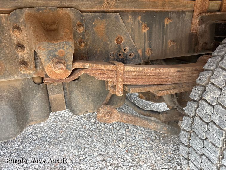 image for item EU5789 2007 Chevrolet C4 flatbed truck