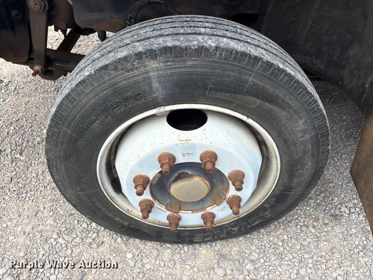 image for item EU5789 2007 Chevrolet C4 flatbed truck