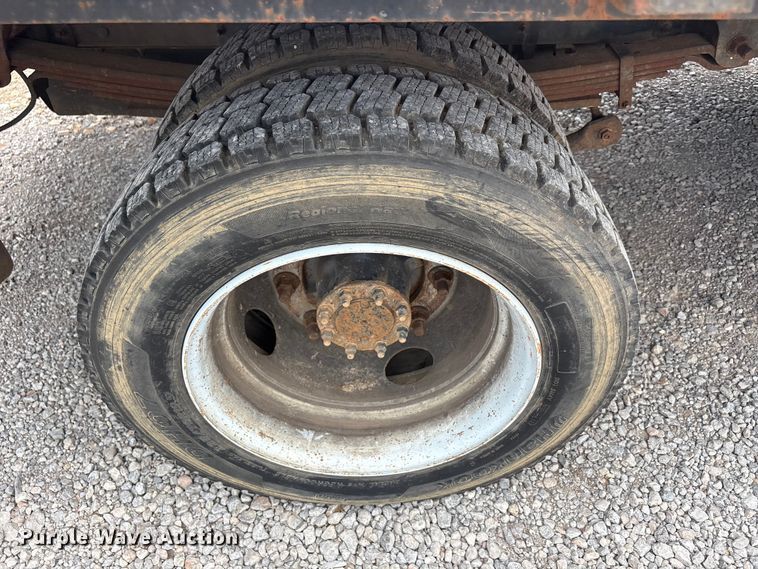 image for item EU5789 2007 Chevrolet C4 flatbed truck