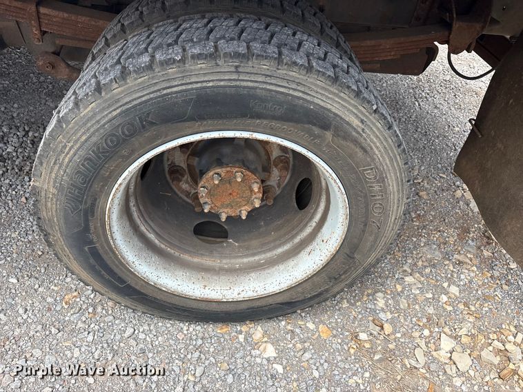 image for item EU5789 2007 Chevrolet C4 flatbed truck