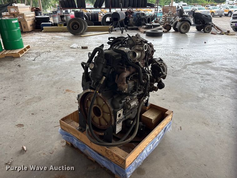 image for item EU5792 Cummins engine
