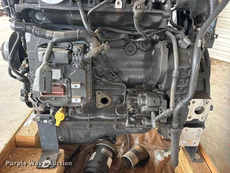 image for item EU5792 Cummins engine