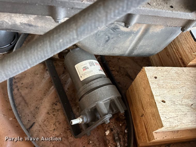 image for item EU5792 Cummins engine