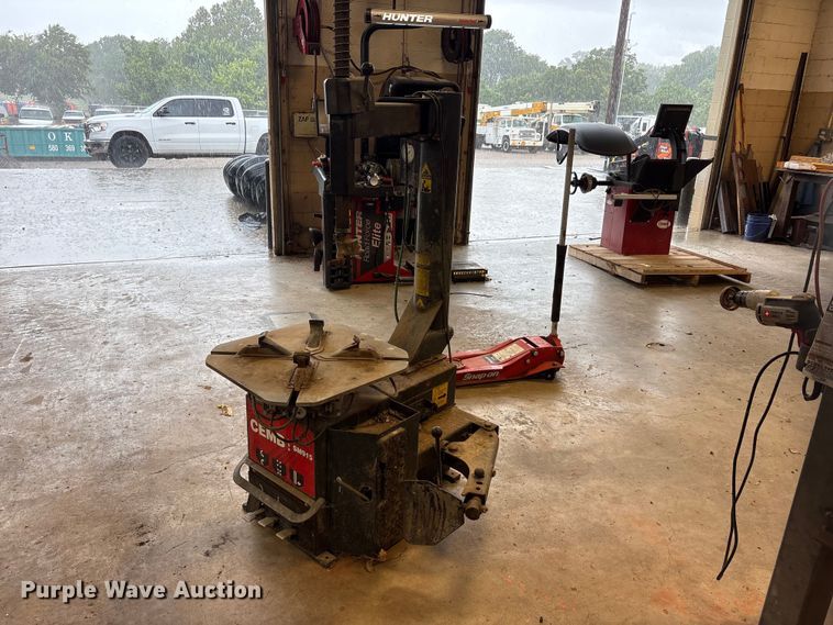 image for item EU5793 Cemb SM915ATI tire machine