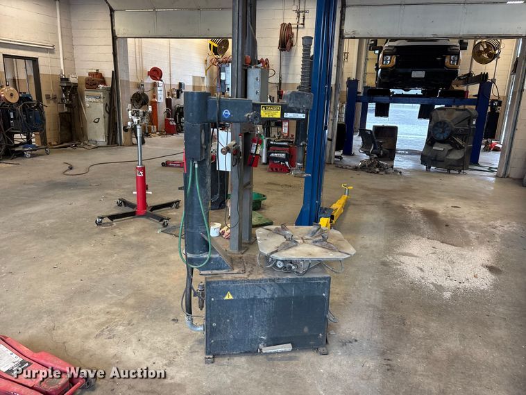 image for item EU5793 Cemb SM915ATI tire machine