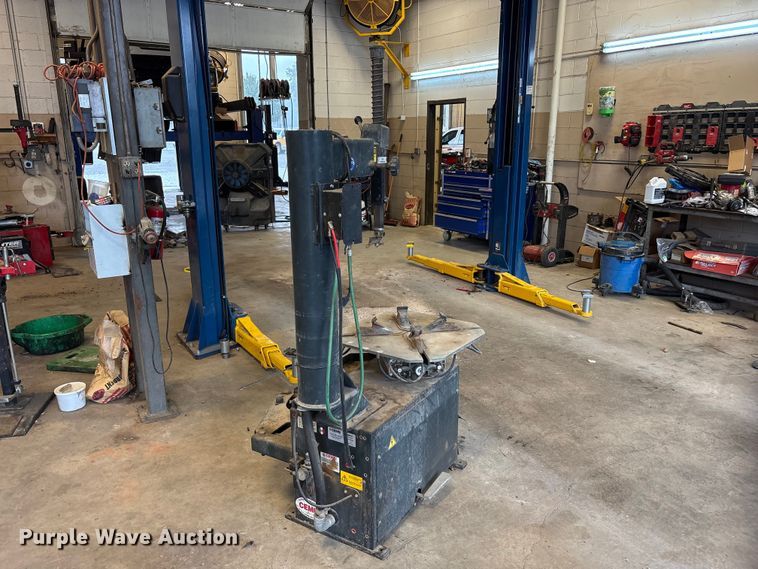 image for item EU5793 Cemb SM915ATI tire machine