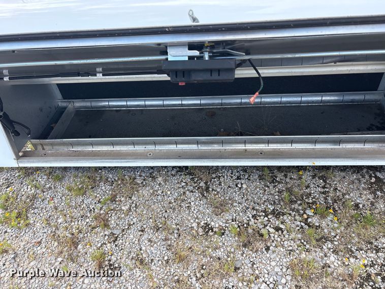 image for item EU5795 Are D376-23 pickup truck topper