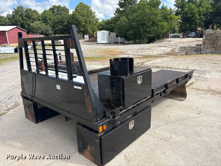 image for item EU5796 Pickup truck flatbed