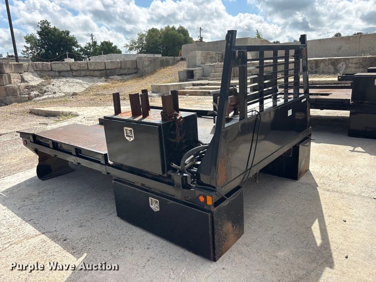 image for item EU5796 Pickup truck flatbed