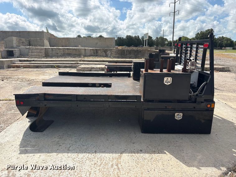 image for item EU5796 Pickup truck flatbed