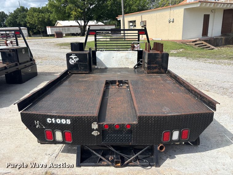 image for item EU5796 Pickup truck flatbed