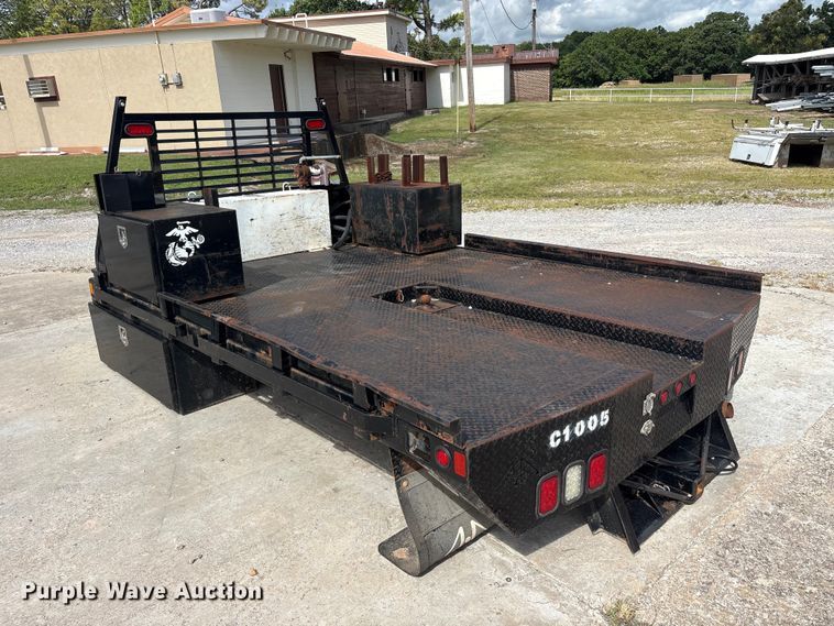 image for item EU5796 Pickup truck flatbed