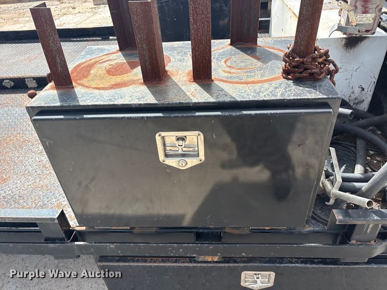 image for item EU5796 Pickup truck flatbed