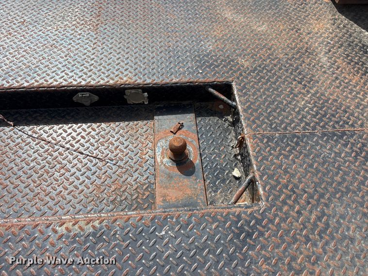 image for item EU5796 Pickup truck flatbed