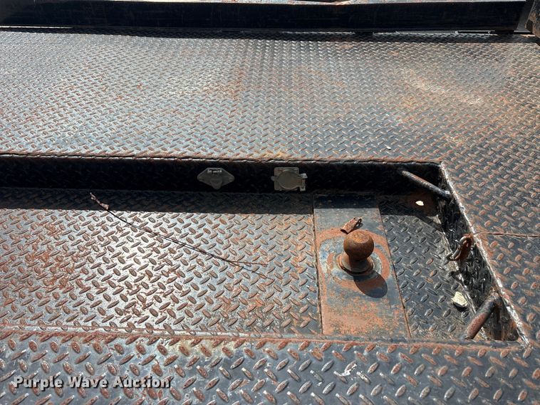 image for item EU5796 Pickup truck flatbed