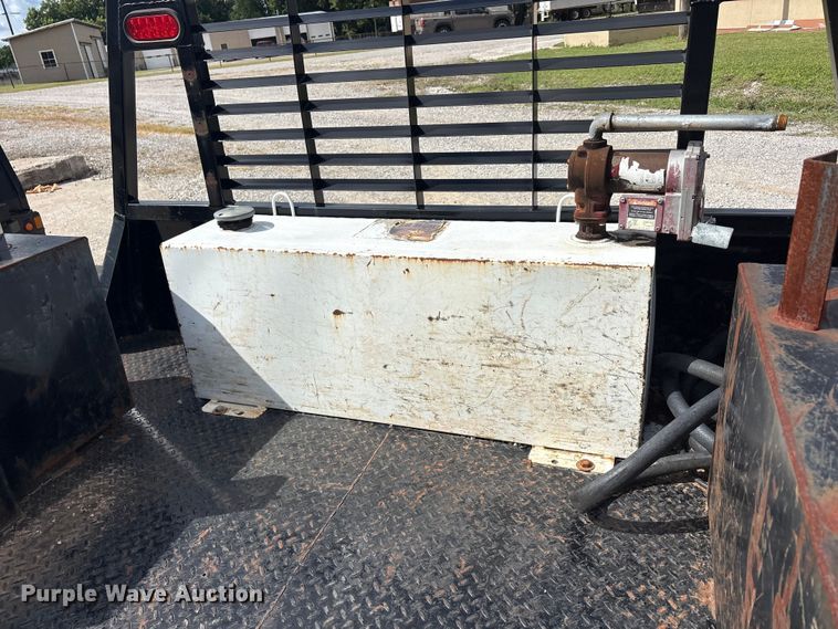 image for item EU5796 Pickup truck flatbed