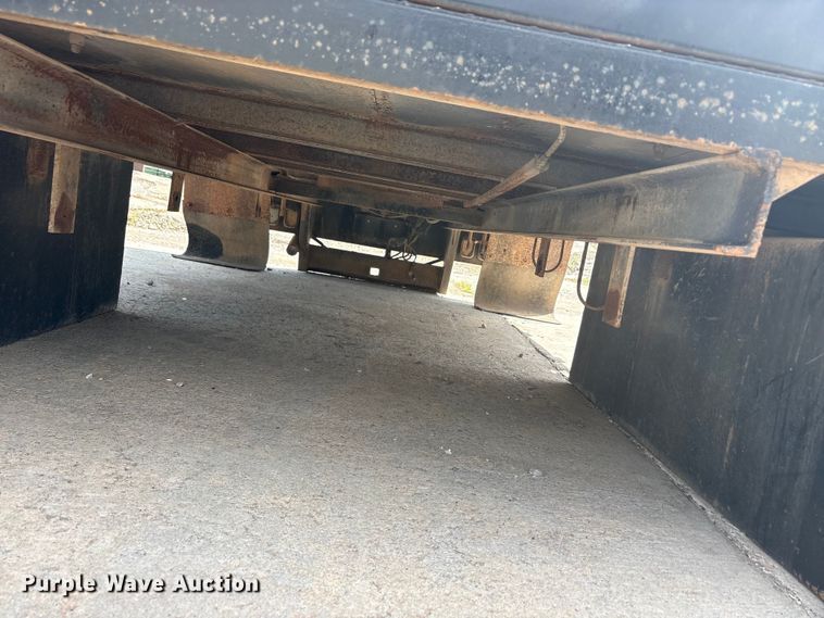 image for item EU5796 Pickup truck flatbed