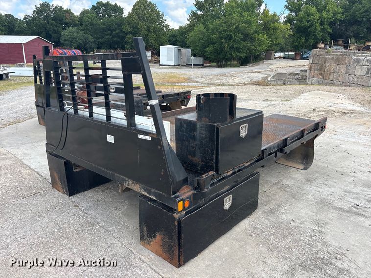 image for item EU5797 Pickup truck flatbed