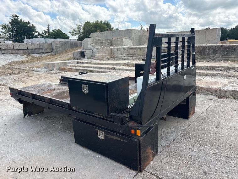 image for item EU5797 Pickup truck flatbed