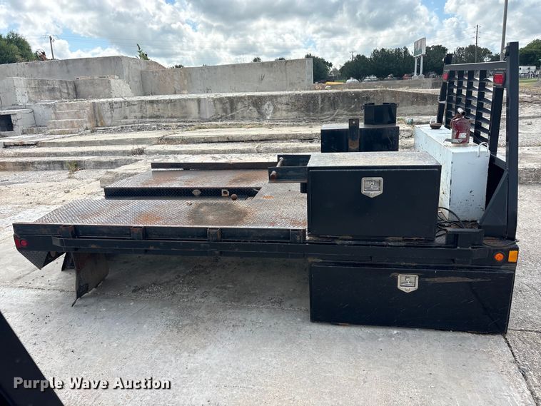 image for item EU5797 Pickup truck flatbed