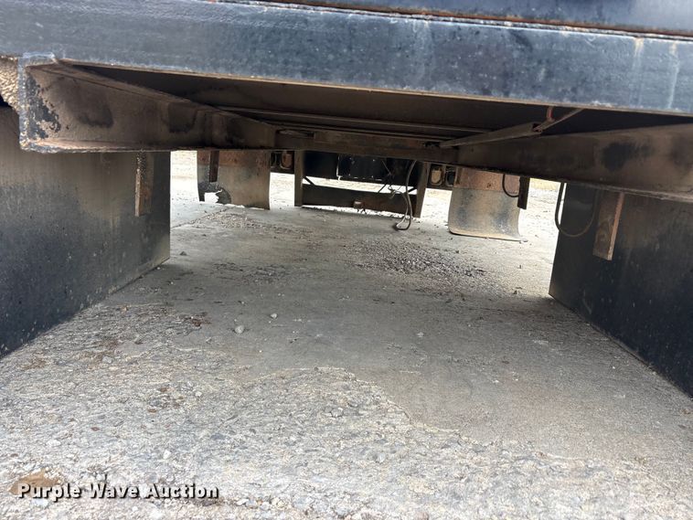 image for item EU5797 Pickup truck flatbed