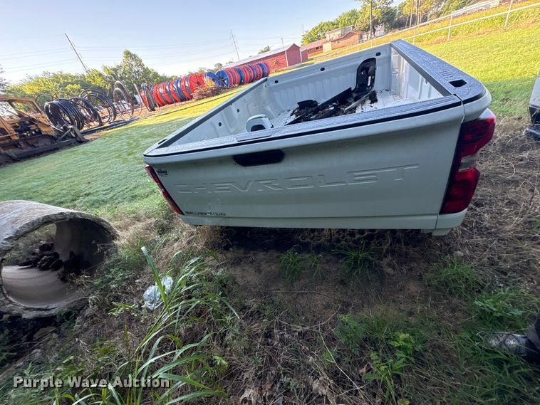 image for item EU5801 Pickup truck bed