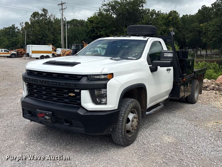 2020 Chevrolet Silverado 3500HD flatbed pickup truck