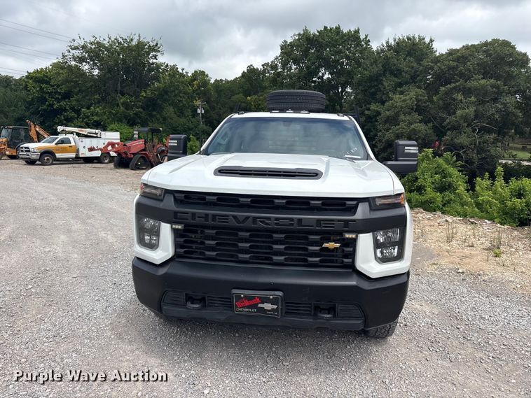 image for item EU5806 2020 Chevrolet Silverado 3500HD flatbed pickup truck